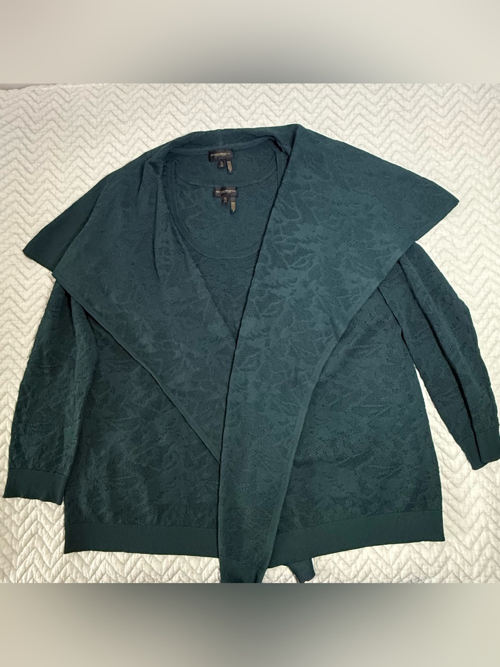 Donna Karan Two Piece Tank top and Cardigan Sweater in Teal Lace-Pattern - Picture 2 of 9